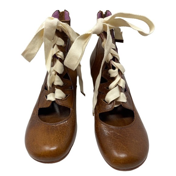 Anthropologie Gee Wawa Brown Retro style lace up ankle booties Sz 8 - Picture 2 of 7